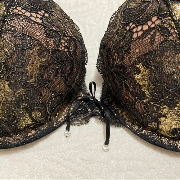 Very sexy Victoria’s Secret Gold and black Bra - Picture 2 of 4